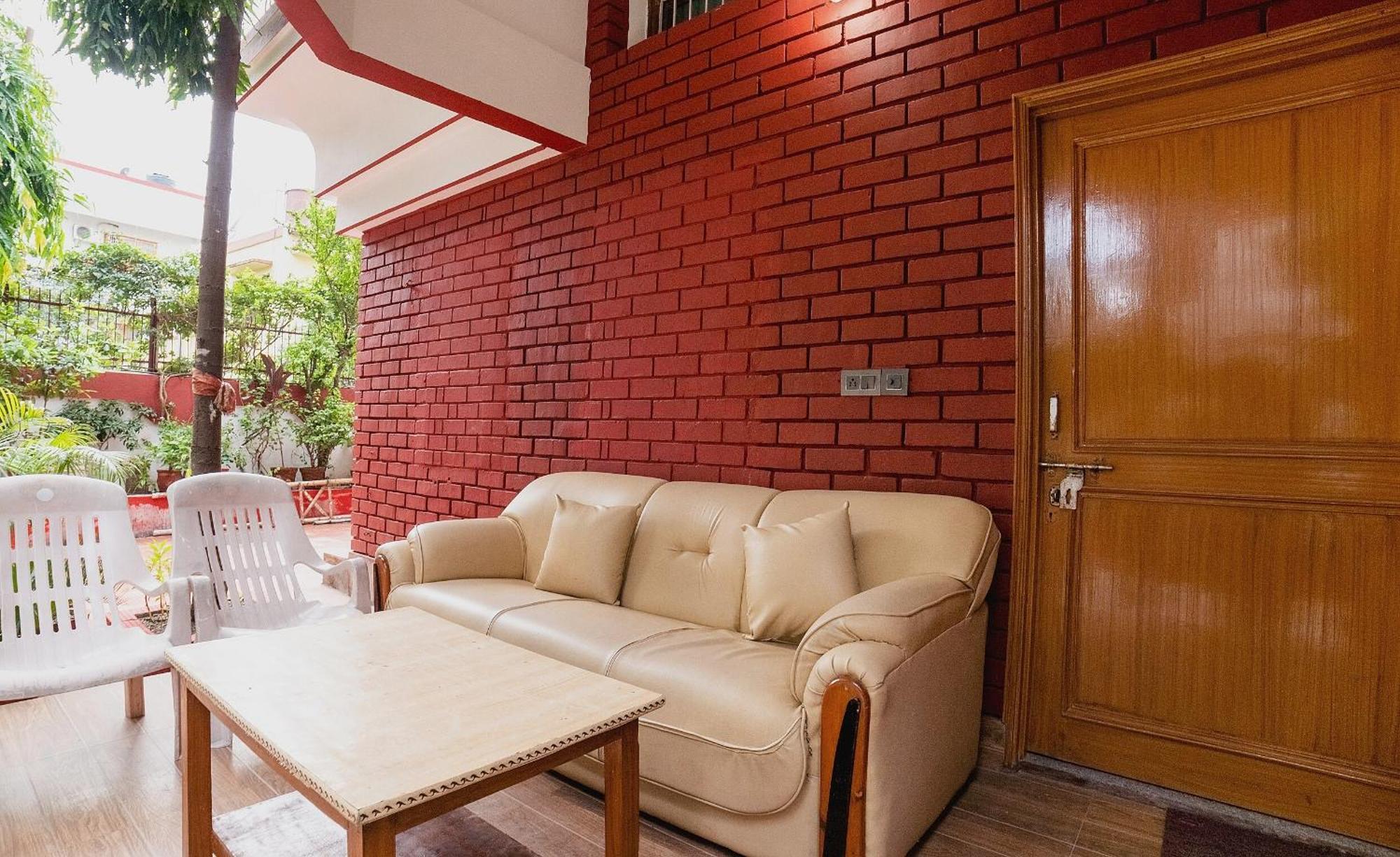 Hotel O Home Gautam Homestay Dehradun Zewnętrze zdjęcie