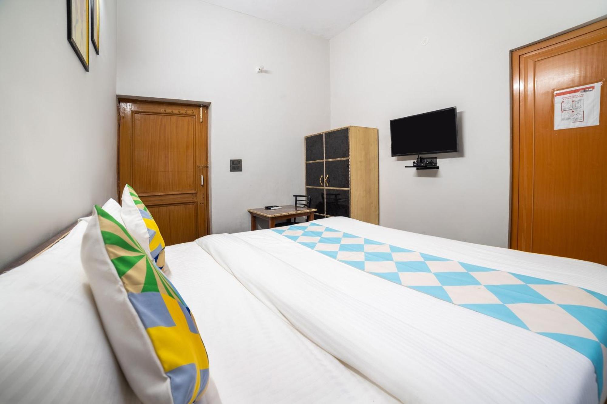 Hotel O Home Gautam Homestay Dehradun Zewnętrze zdjęcie