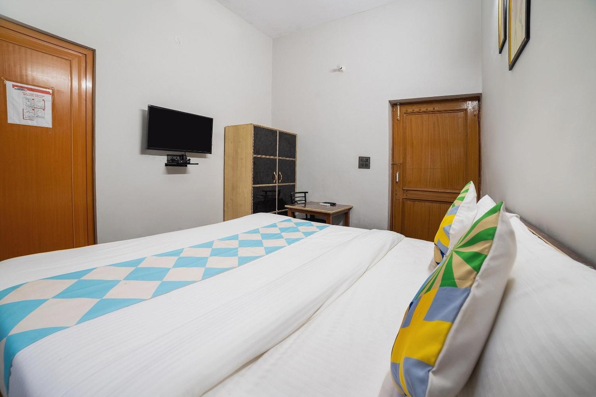 Hotel O Home Gautam Homestay Dehradun Zewnętrze zdjęcie